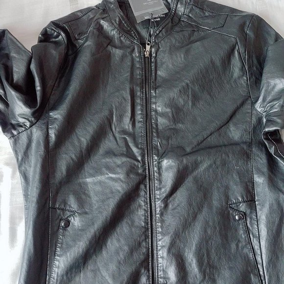 Leather jacket - Picture 2 of 2